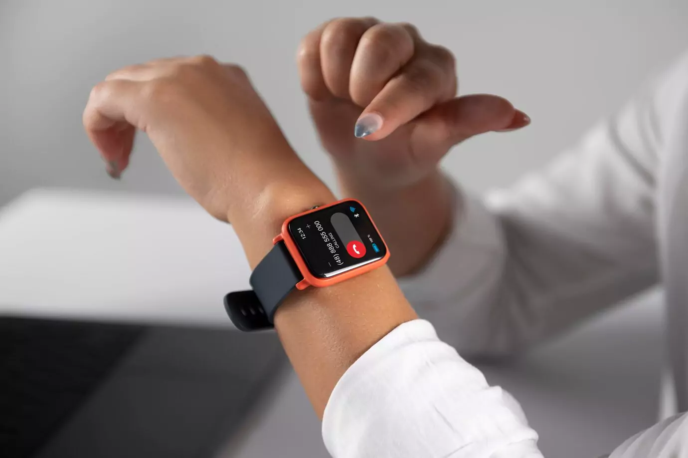 woman-using-smartwatch-with-digital-assistant